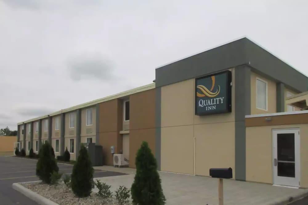 Quality Inn Bucyrus North Екстер'єр фото