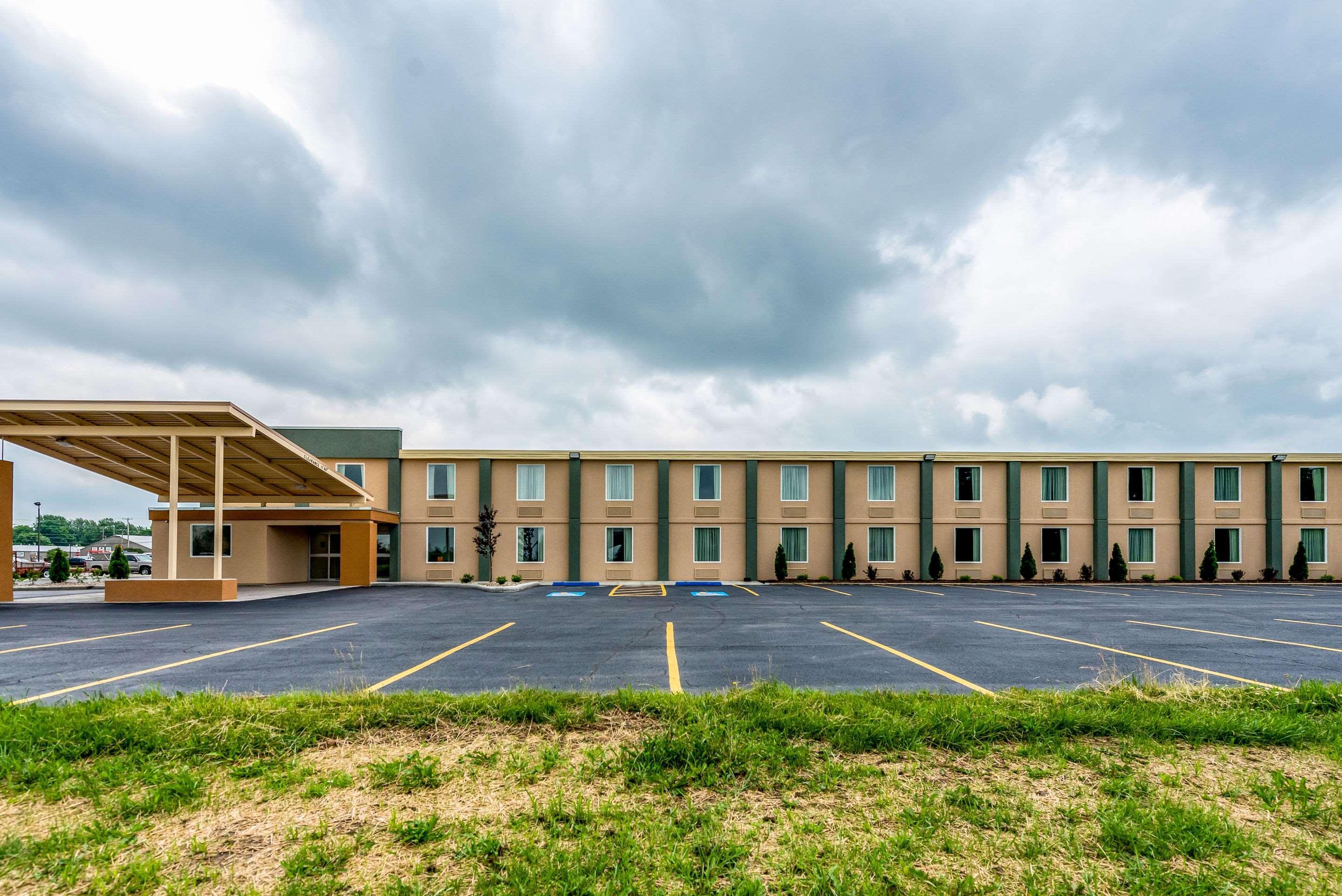 Quality Inn Bucyrus North Екстер'єр фото